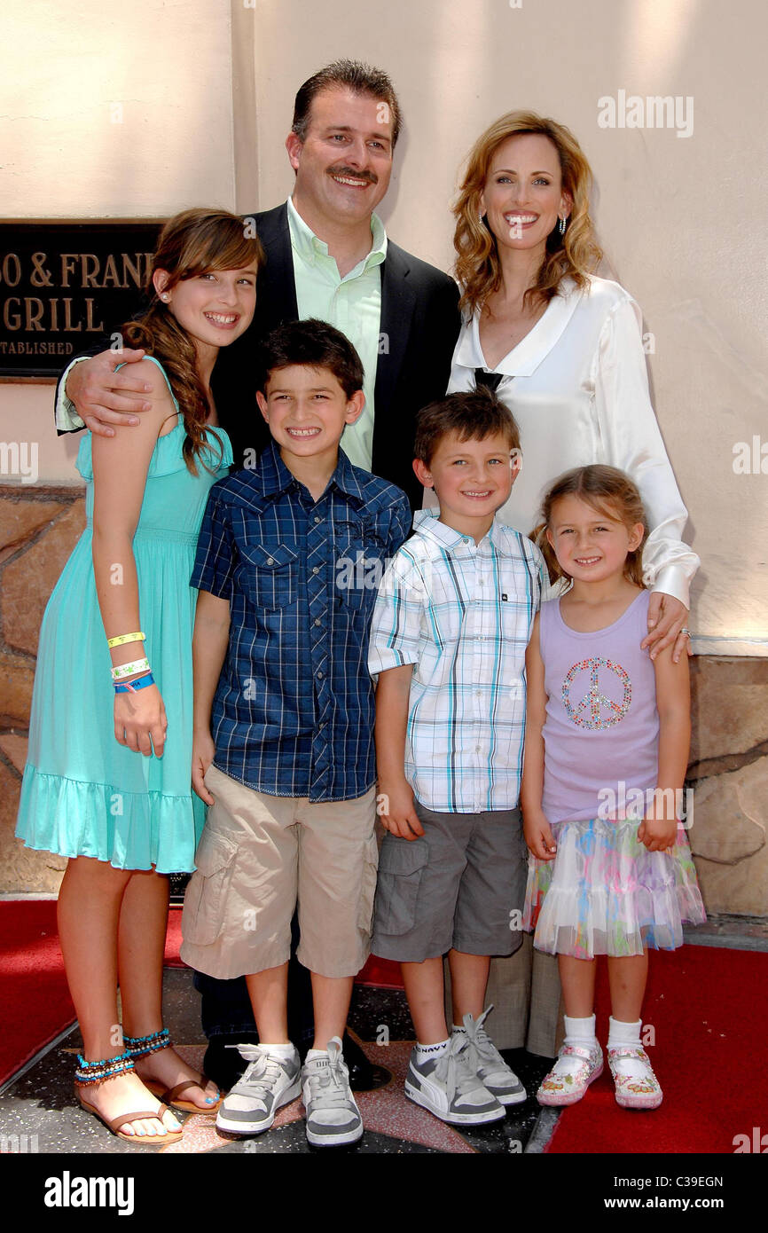 Kevin Grandalski, Marlee Matlin e famiglia Marlee Matlin onorato con una stella sulla Hollywood Walk of Fame di Los Angeles, Foto Stock