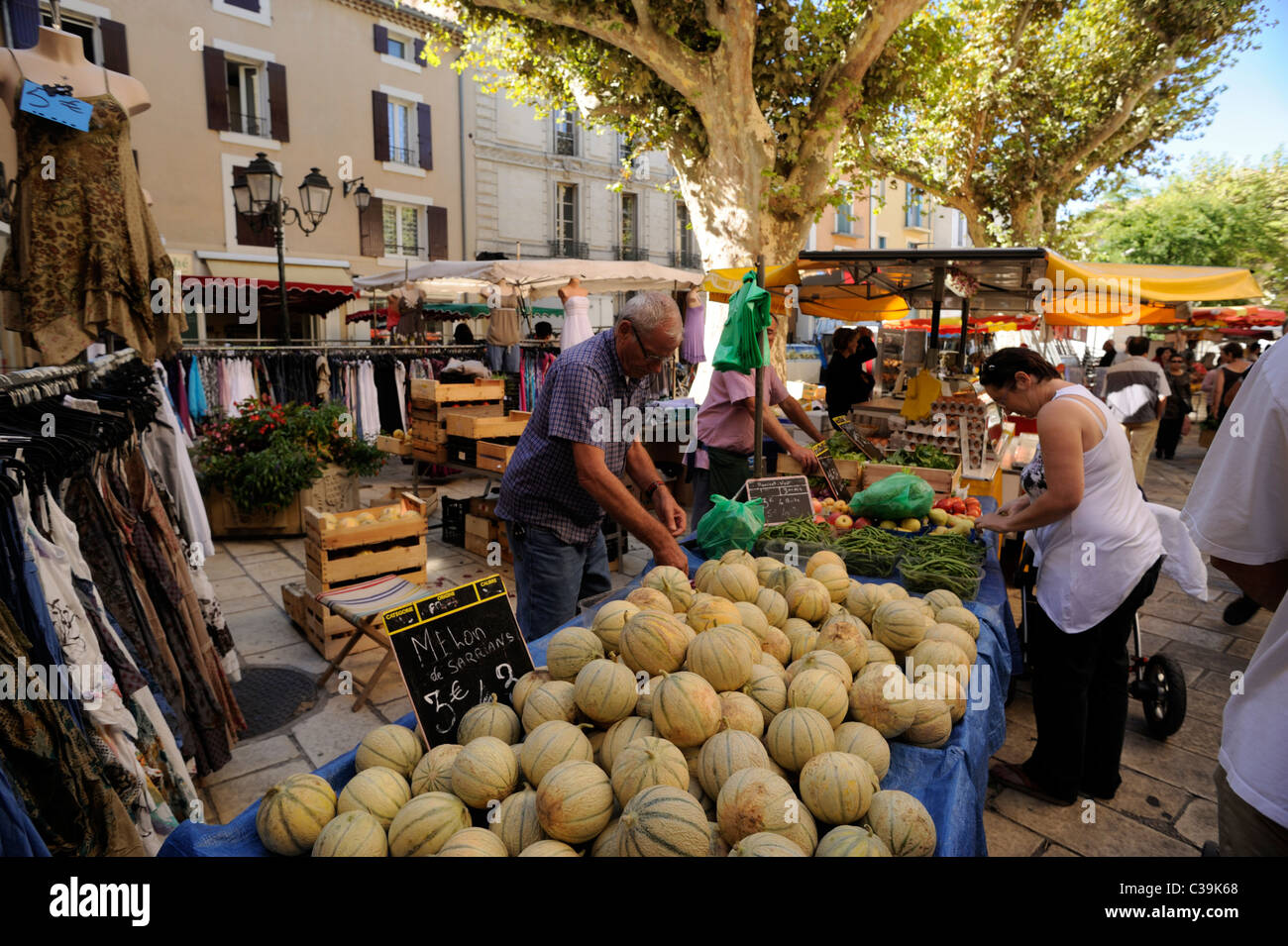 Francia, Provenza, Vaucluse, arancio, outdoor stallo del mercato Foto Stock