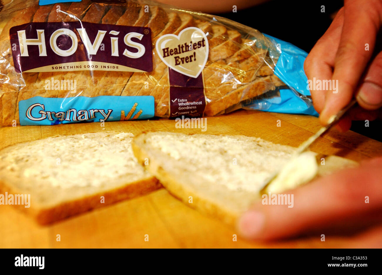 Hovis ha pane imburrato essendo; un Premier Foods brand Foto Stock