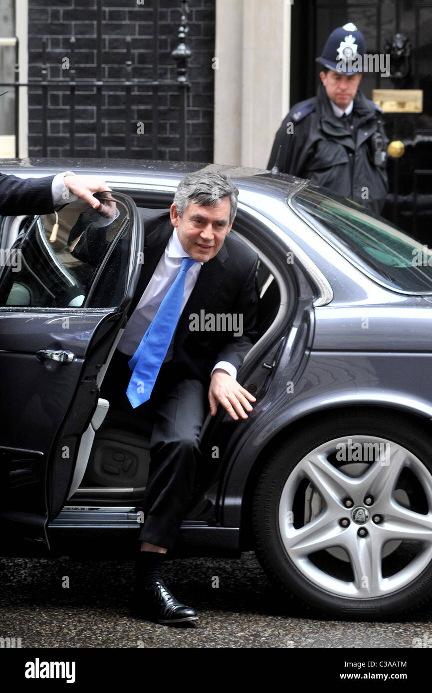 Il primo ministro Gordon Brown torna a 10 Downing Street dopo una Festa del Lavoro Riunione. Londra, Inghilterra - 19.05.09 : Foto Stock