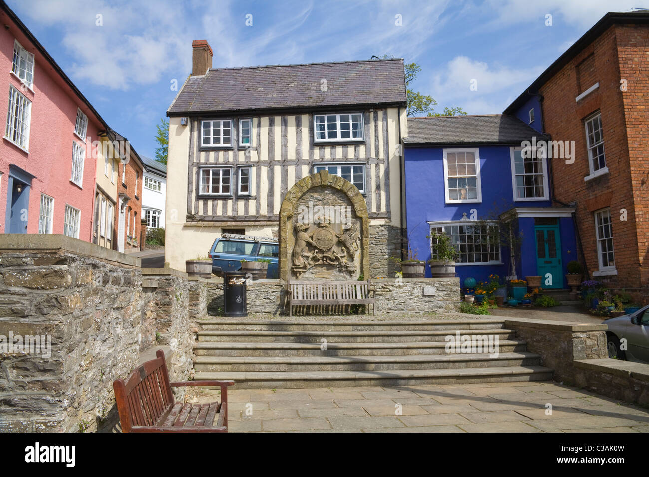 Clun Shropshire REGNO UNITO proprietà colorato nel centro di questa città in Shropshire Hills Area di eccezionale bellezza Foto Stock