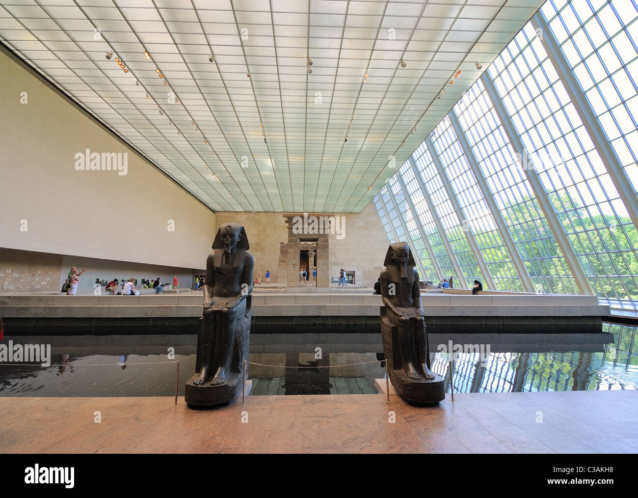 Tempio di Dendur è un tempio egizio costruito intorno al 15 A.C. Esso si trova ora presso il Metropolitan Museum of Art di New York City. Foto Stock