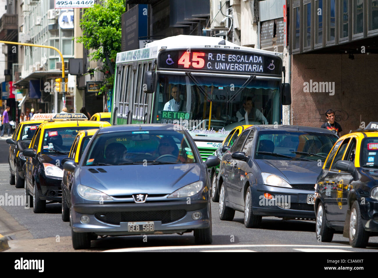 Trasporto pubblico autobus a Buenos Aires, Argentina. Foto Stock