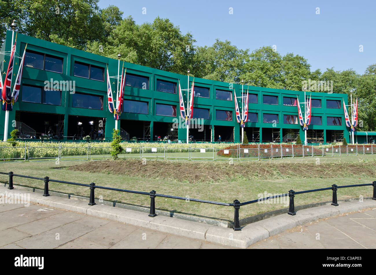 TV Media center fuori Buckingham Palace per il Royal Wedding Prince William a Catherine Kate Middleton Foto Stock