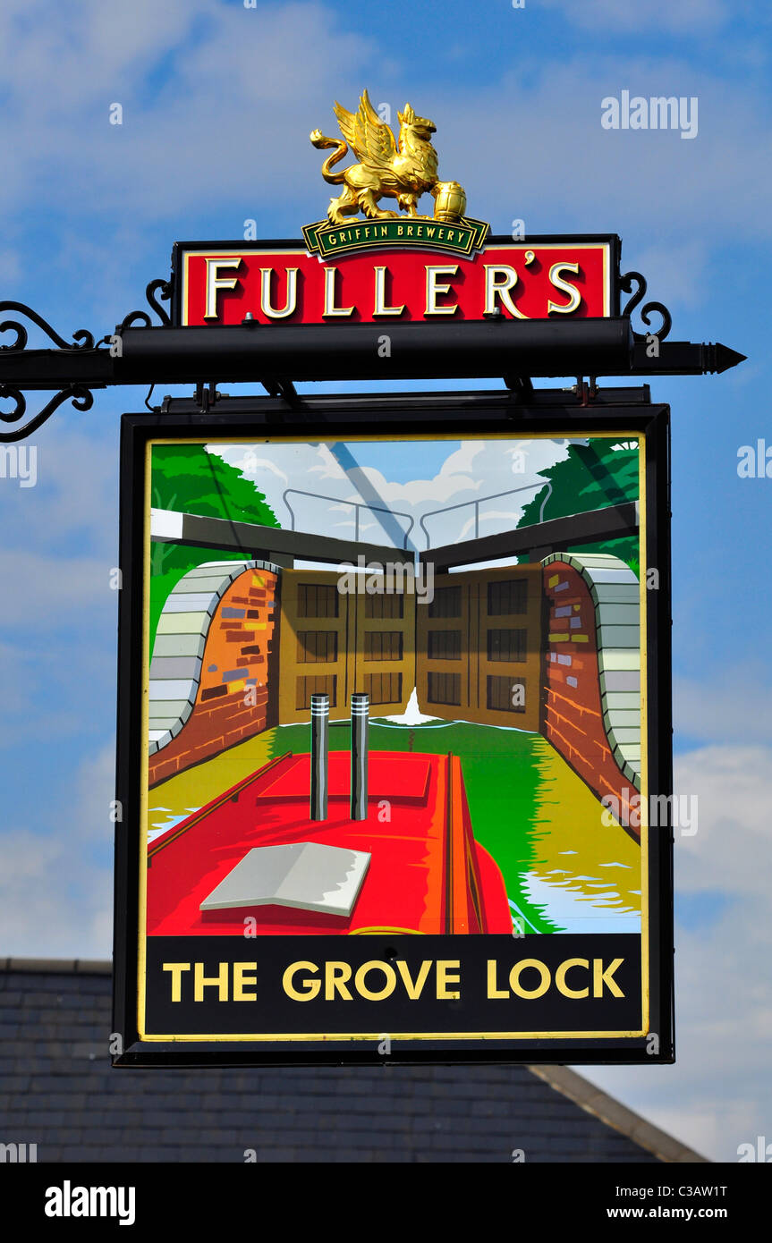 Il Grove Lock 'Fuller's Pub' firmare nel Bedfordshire Foto Stock