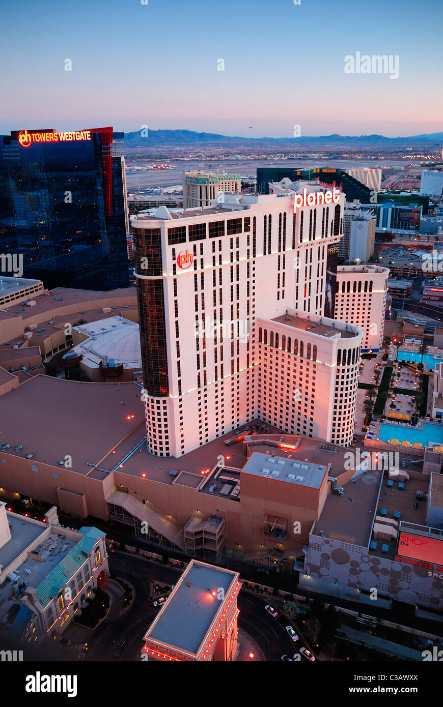 Hotel di lusso a Las Vegas Strip al tramonto, Nevada. Foto Stock