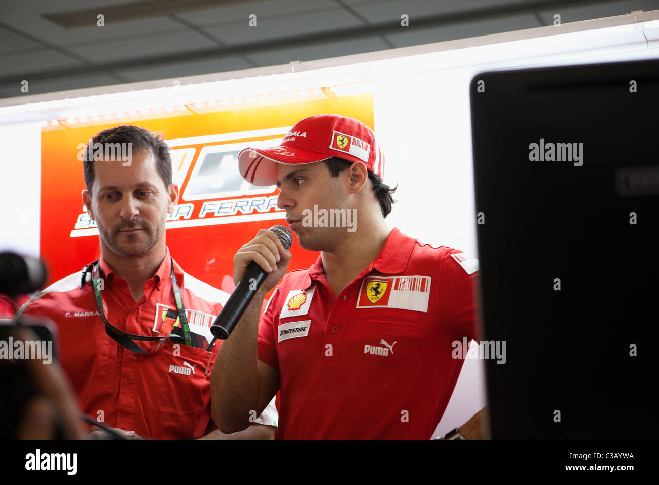Shanghai: Felipe Massa parlando a ventole Foto Stock