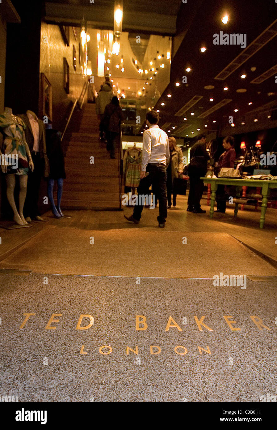 Interia colpo di Ted Baker store su Oxford Street, Londra Centrale Foto Stock