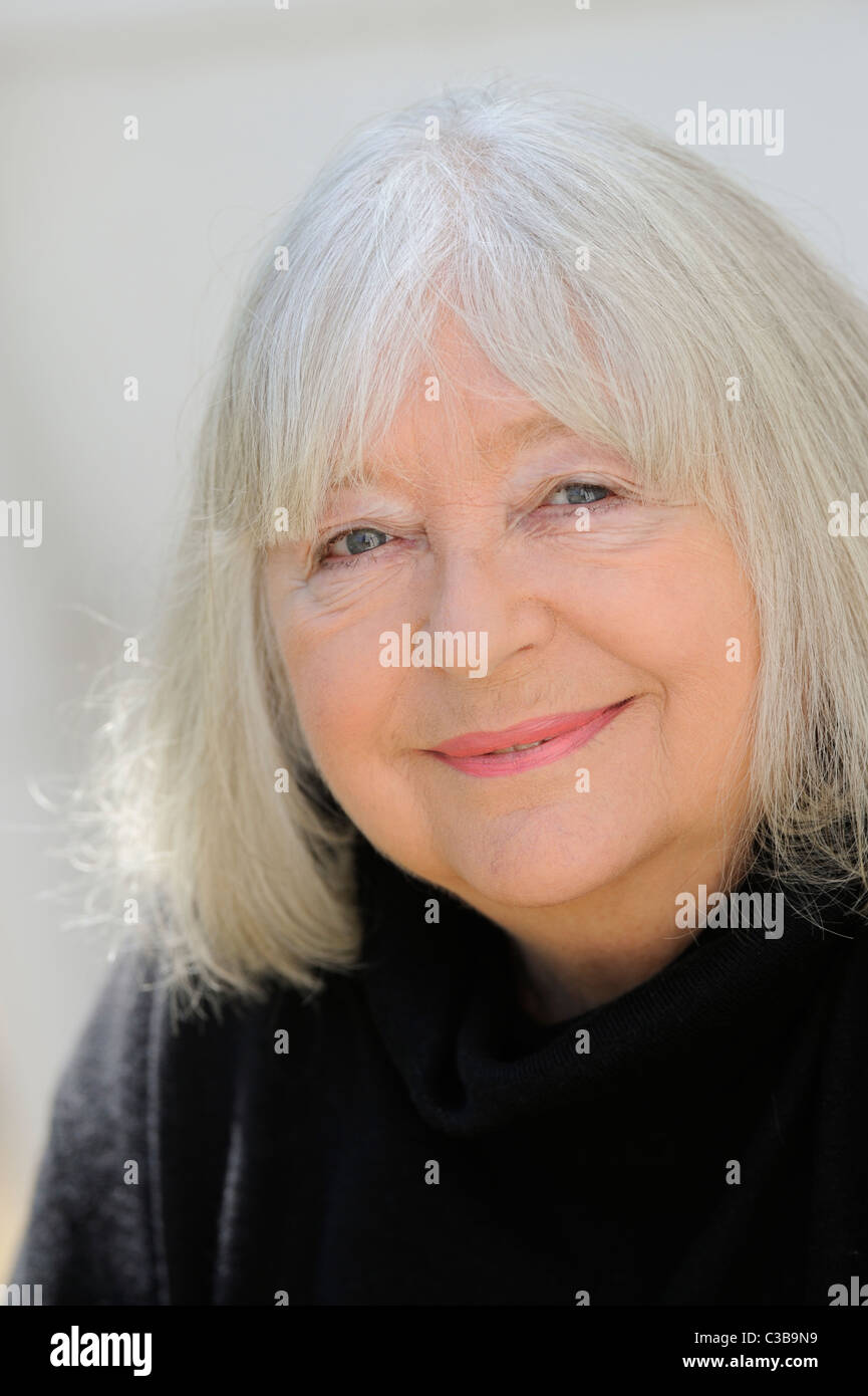 Attore e scrittore di romanzi di Judy Cornwell fotografata al suo Sussex home. Foto da Jim Holden. Foto Stock