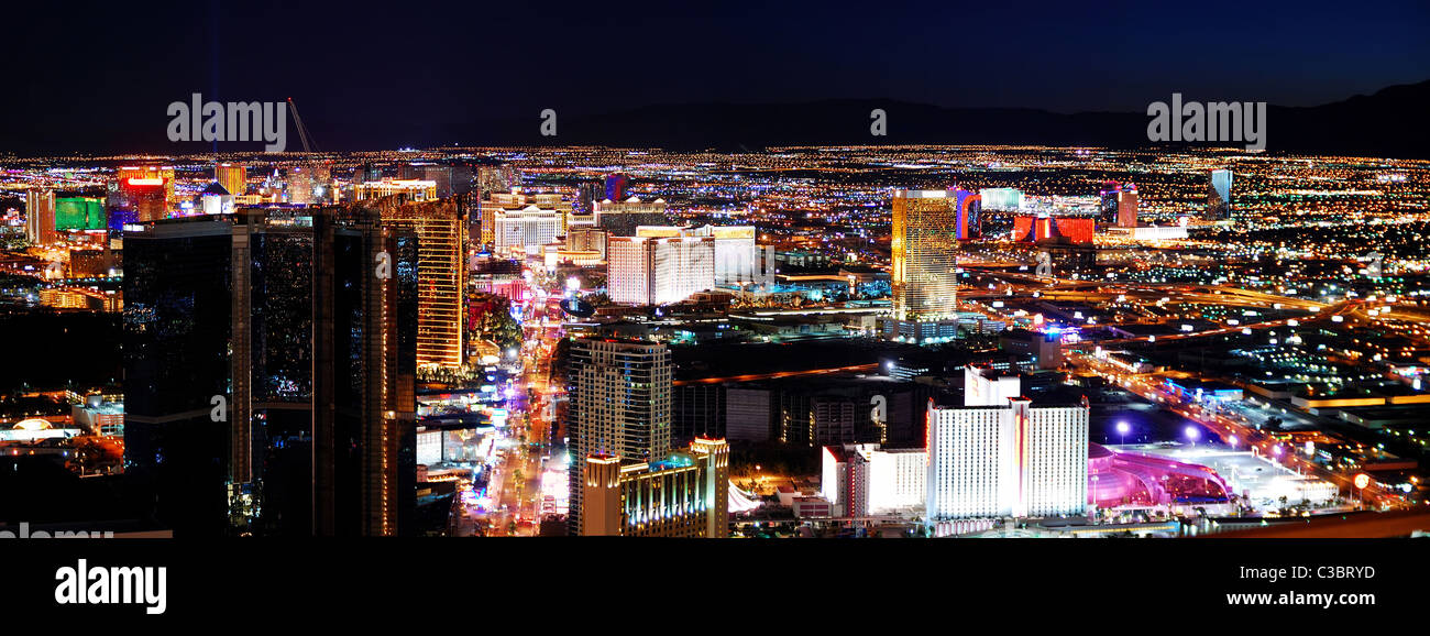 Las Vegas Strip antenna in panorama notturno Foto Stock