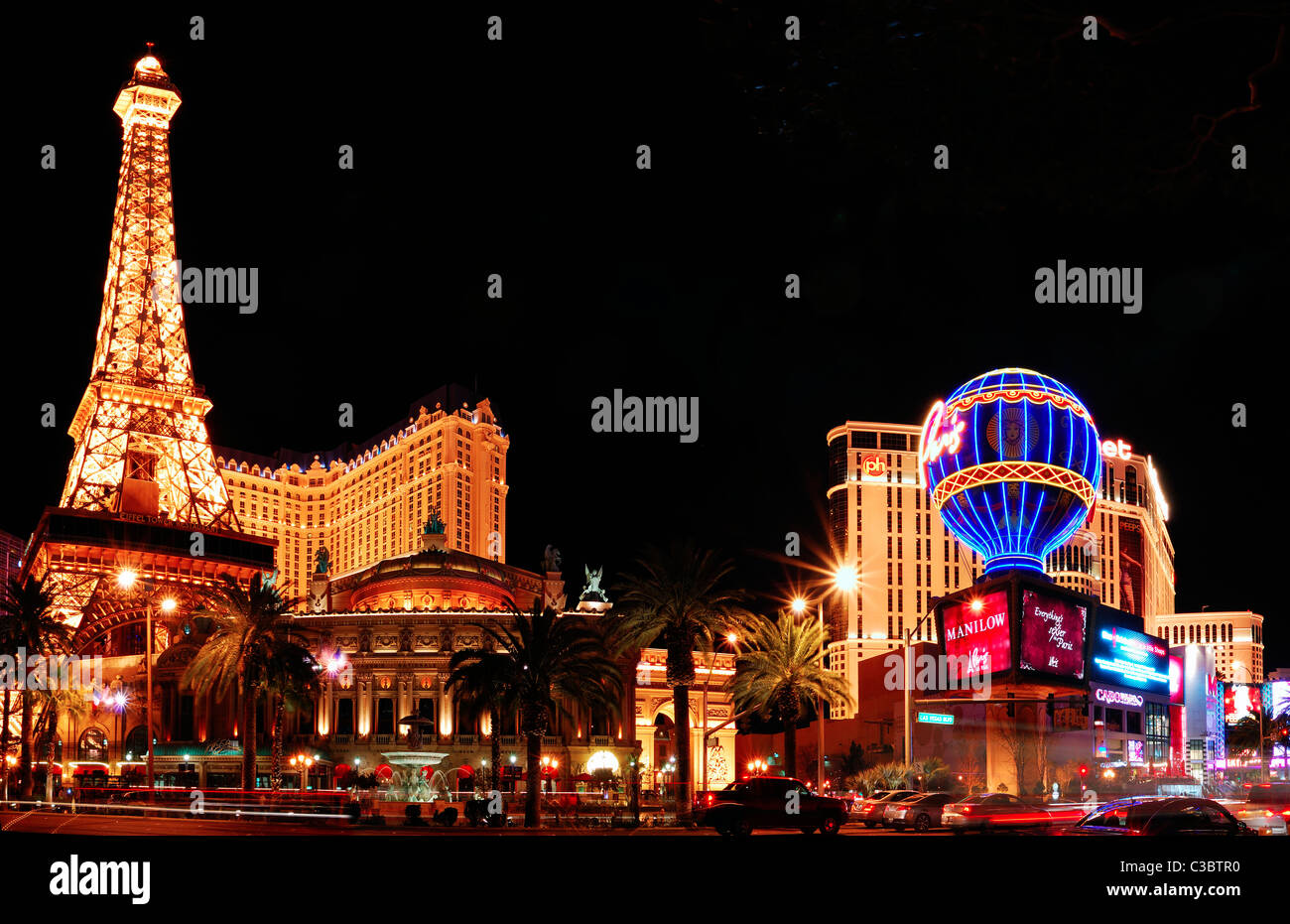 Parigi Hotel e Casinò di Las Vegas di notte. Foto Stock