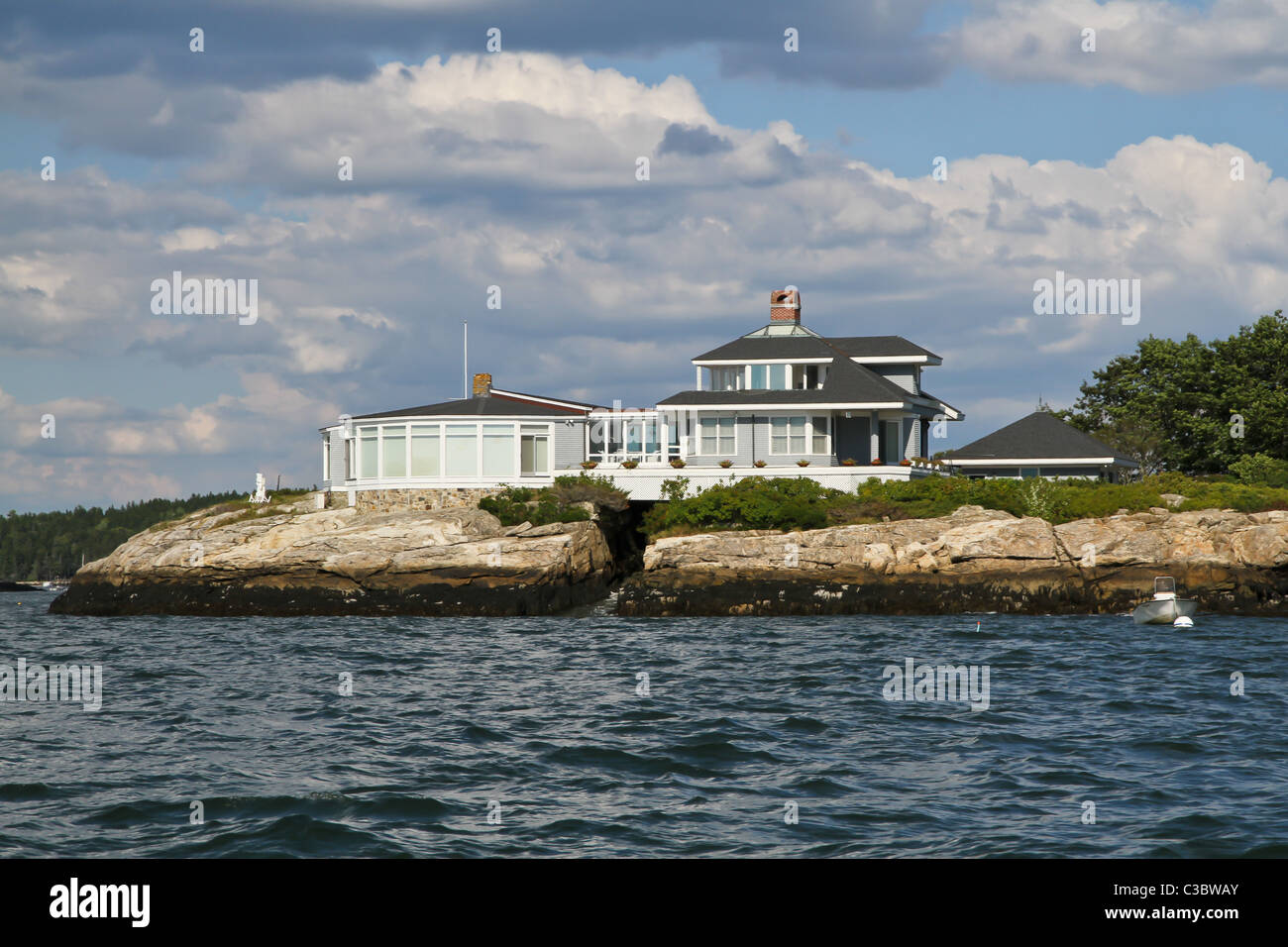 Casa su una fessurazione Foto Stock