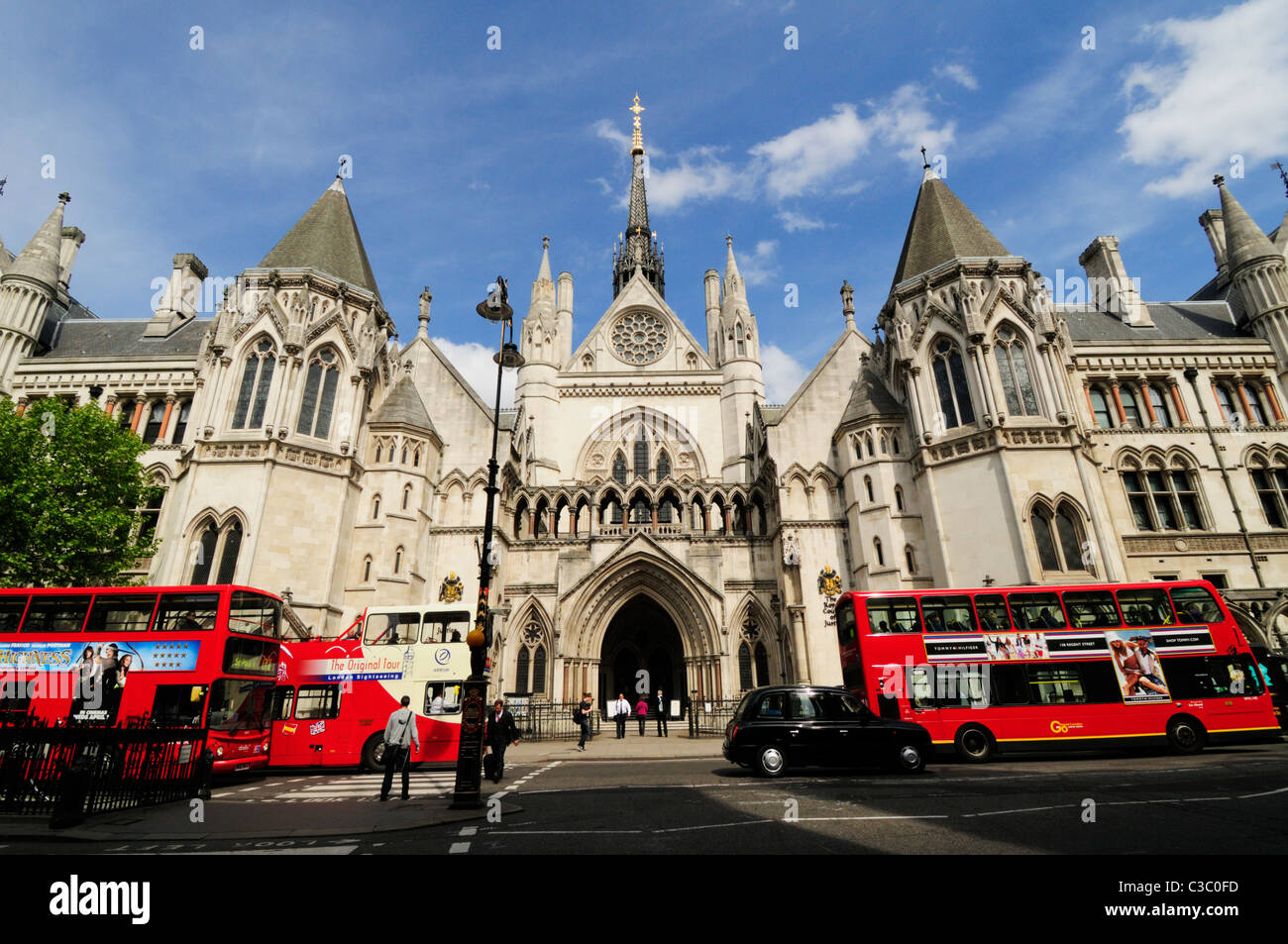 Il Royal Courts of Justice, Fleet Street, Londra, Inghilterra, Regno Unito Foto Stock