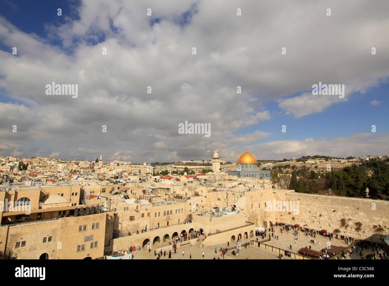 Israele, Gerusalemme la città vecchia, una vista della parete occidentale e la Cupola della roccia Foto Stock