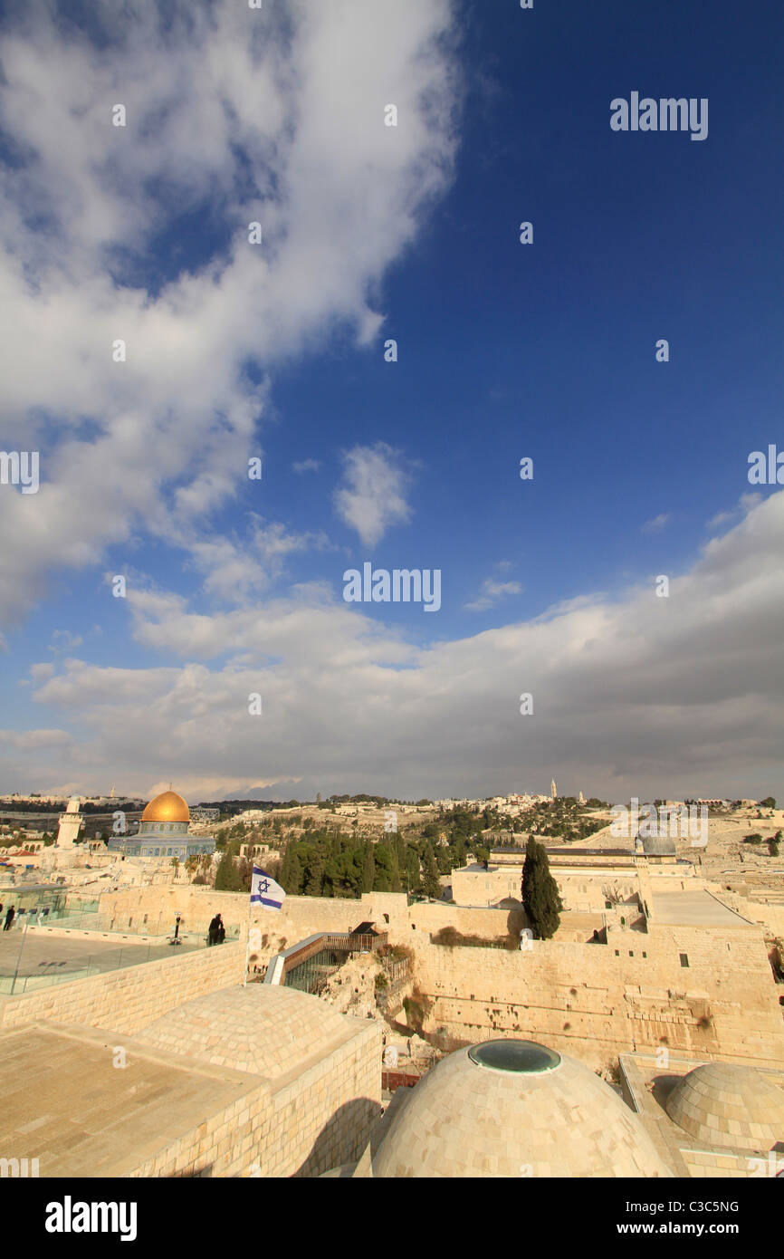 Israele, Gerusalemme la città vecchia, una vista del Monte del Tempio dal quartiere ebraico Foto Stock