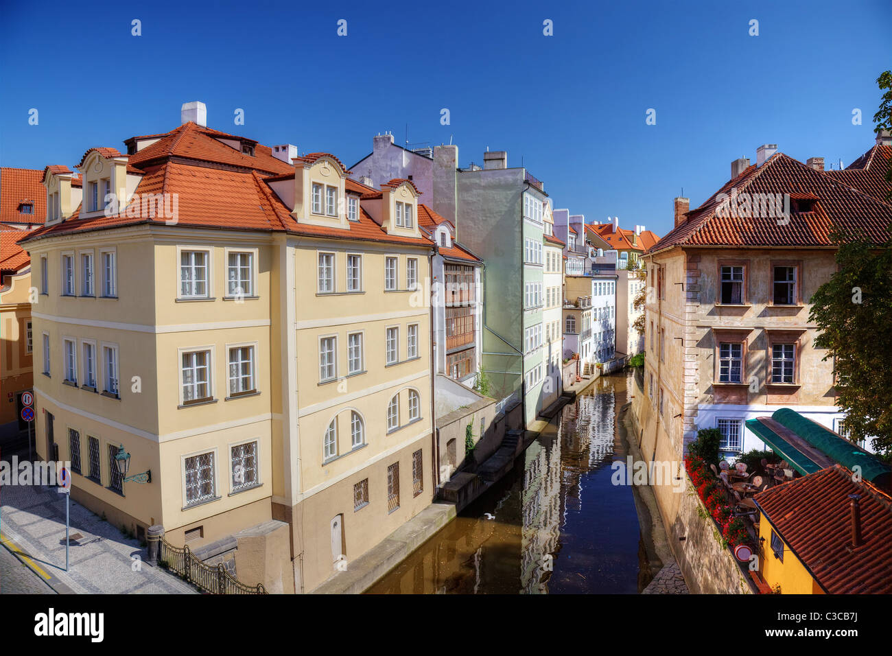 Certovka fiume nel centro storico di Praga. Foto Stock