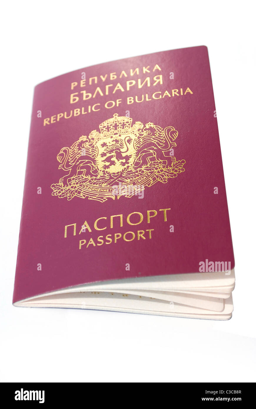 Passaporto bulgaro isolati su sfondo bianco Foto Stock