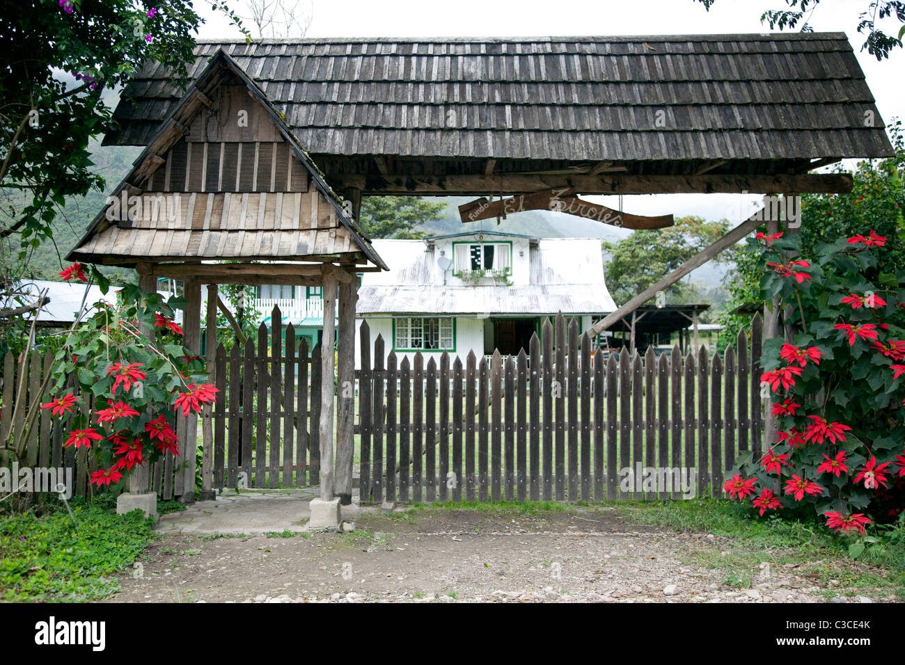 Oxapampa, una rara tedesco insediamento austriaco in Perù di alta Amazon, famoso per la sua tradizionale architettura tirolese e la cultura. Foto Stock