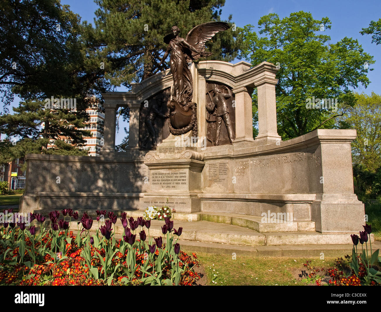 Ripristinato gli ingegneri di Titanic Memorial Andrews Park Southampton Hampshire England Regno Unito Foto Stock