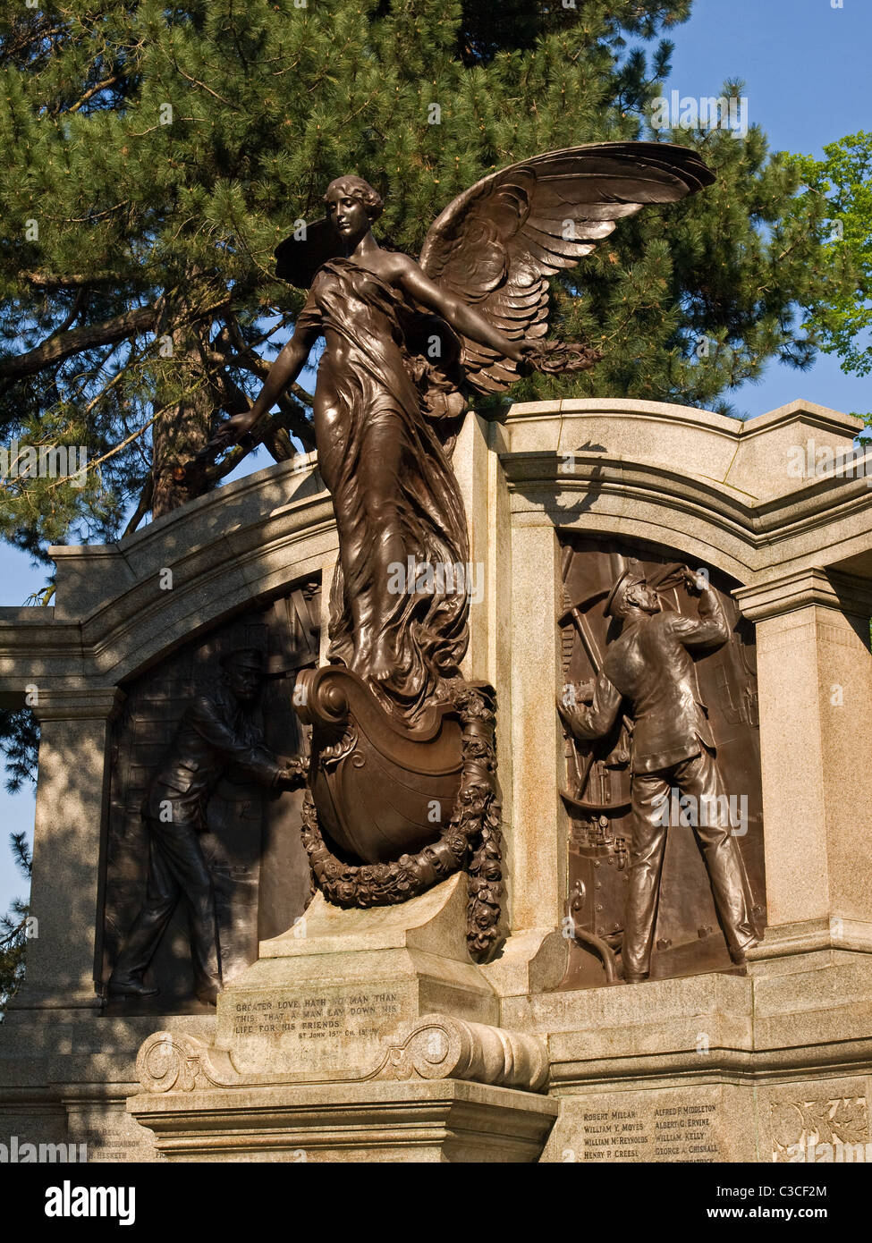 Ripristinato gli ingegneri di Titanic Memorial Andrews Park Southampton Hampshire England Regno Unito Foto Stock