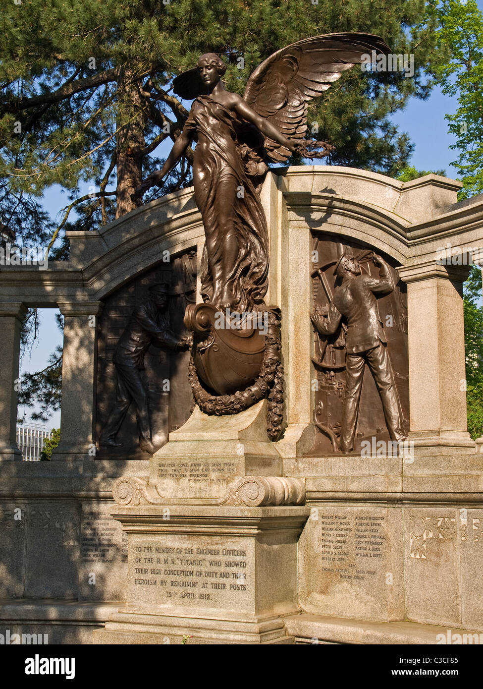 Ripristinato gli ingegneri di Titanic Memorial Andrews Park Southampton Hampshire England Regno Unito Foto Stock