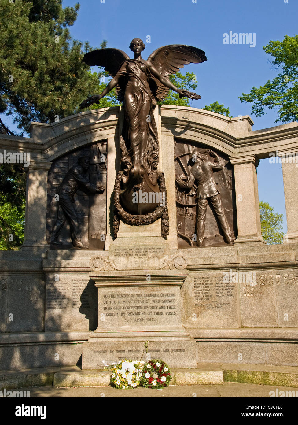 Ripristinato gli ingegneri di Titanic Memorial Andrews Park Southampton Hampshire England Regno Unito Foto Stock