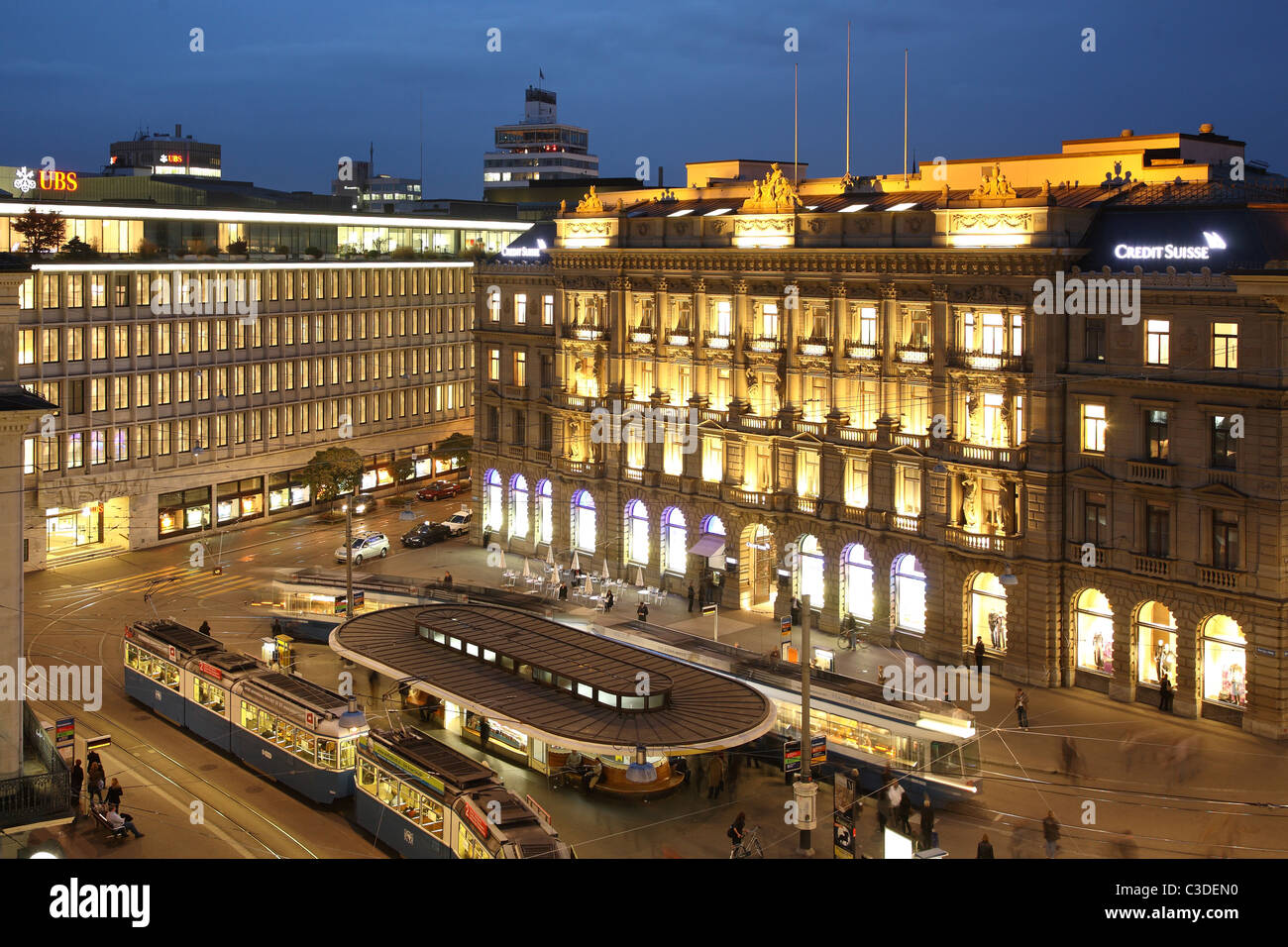 Banca UBS e Credit Suisse nella Paradeplatz, Zurigo, Svizzera Foto stock -  Alamy