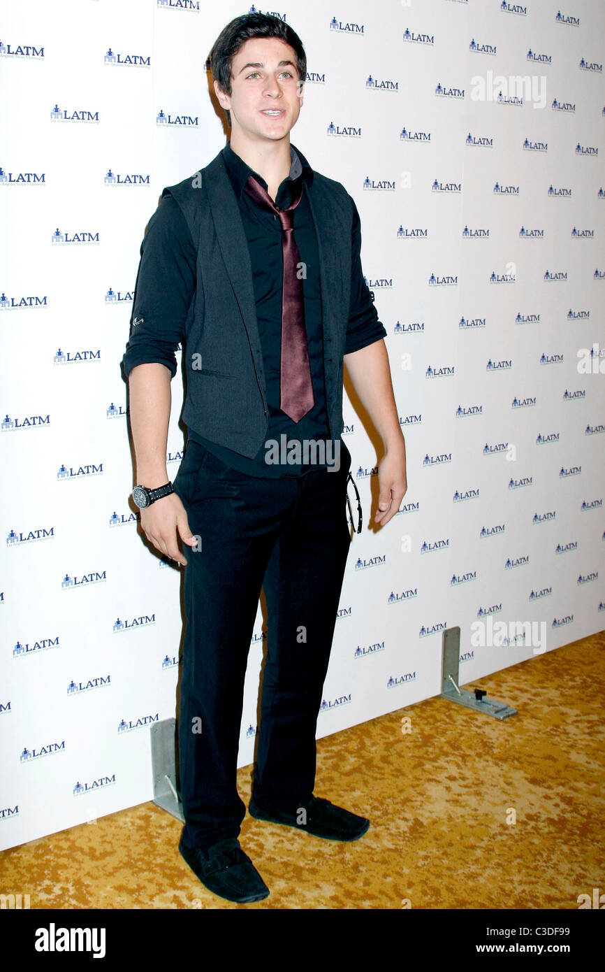 David Henrie di "maghi di Waverly Place' Disney Channel stelle partecipare a "un'estate Soiree - La magia di mentoring" tenutasi presso il Foto Stock