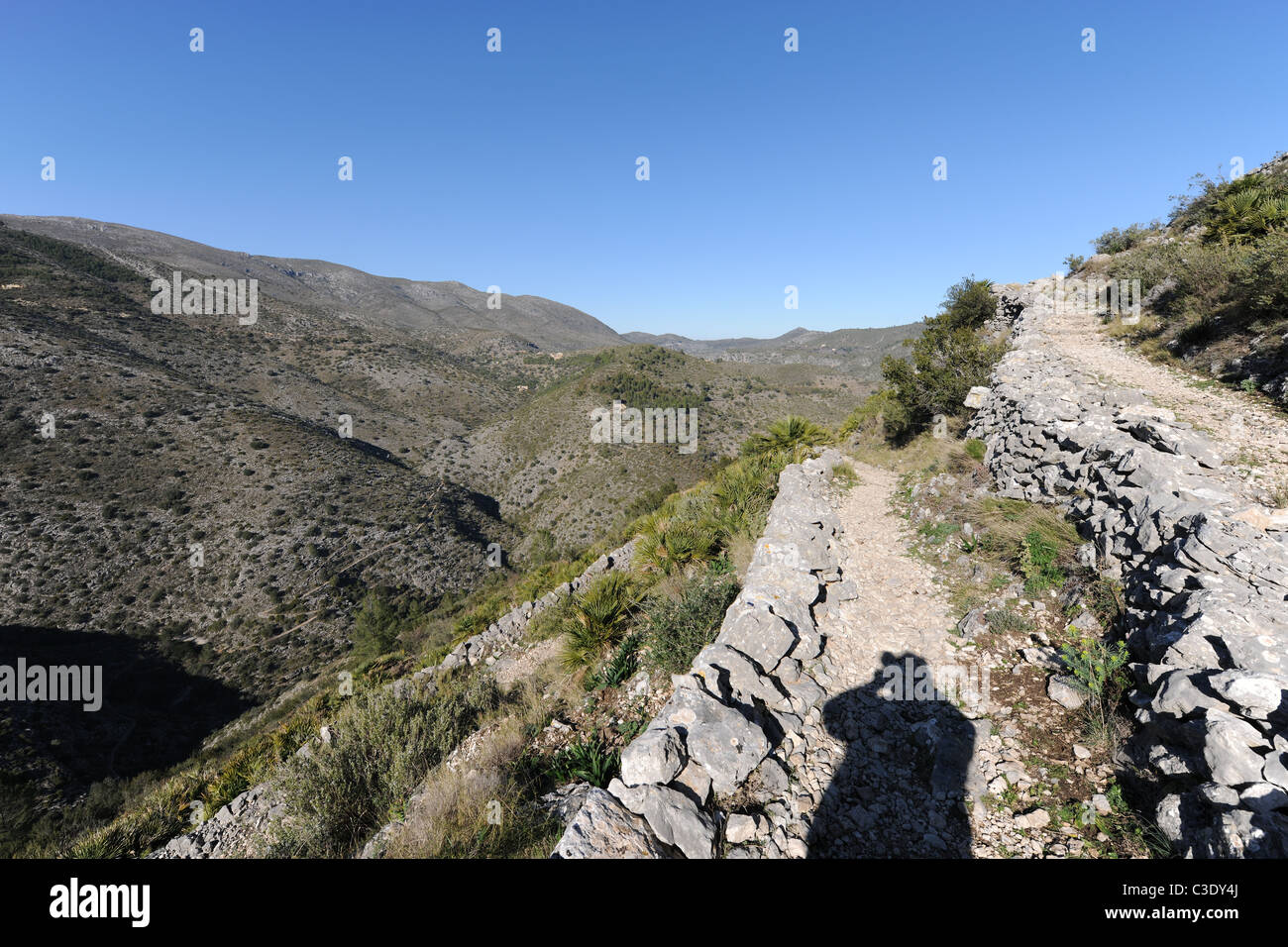 Mozarabo mulattiera (ora utilizzato da escursionisti) costruito dai mori, Benimaurell, Vall de Laguart, provincia di Alicante, Valencia, Spagna Foto Stock