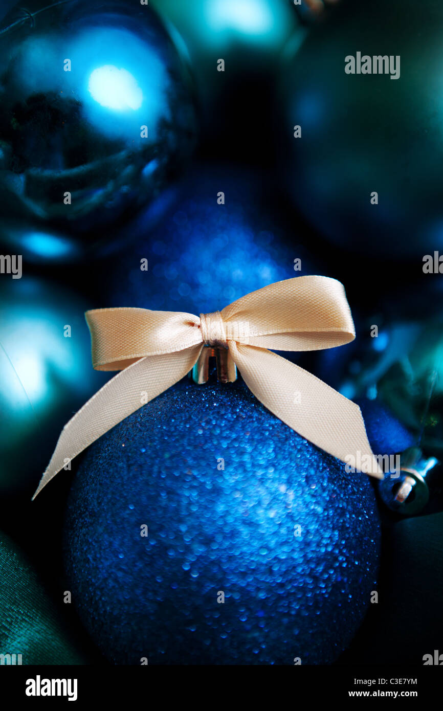 Le decorazioni di Natale in colore blu Foto Stock