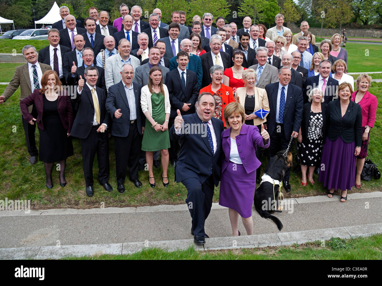 07Th Maggio 2011 Partito nazionale scozzese Primo Ministro per la Scozia Alex Salmond MSPs e celebrare la loro storica vittoria Foto Stock