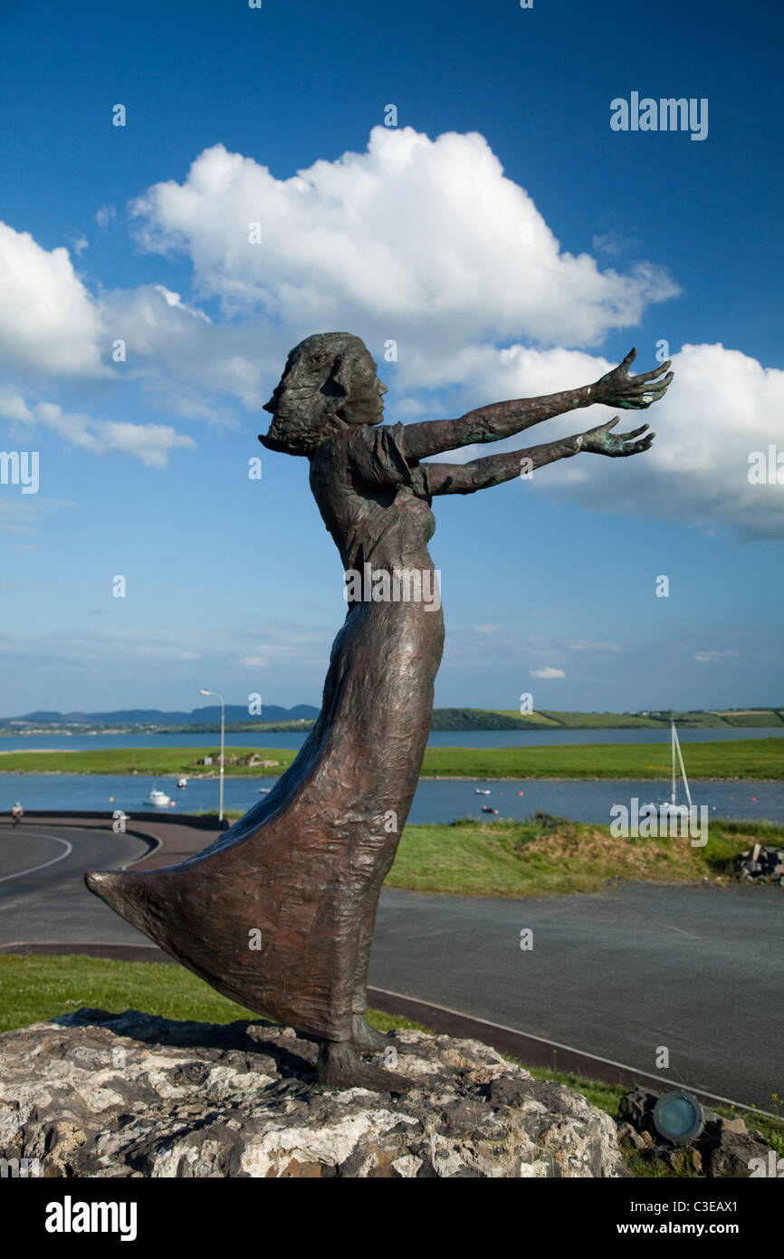 In attesa sulla riva monumento, Rosses Point, nella contea di Sligo, Irlanda. Foto Stock