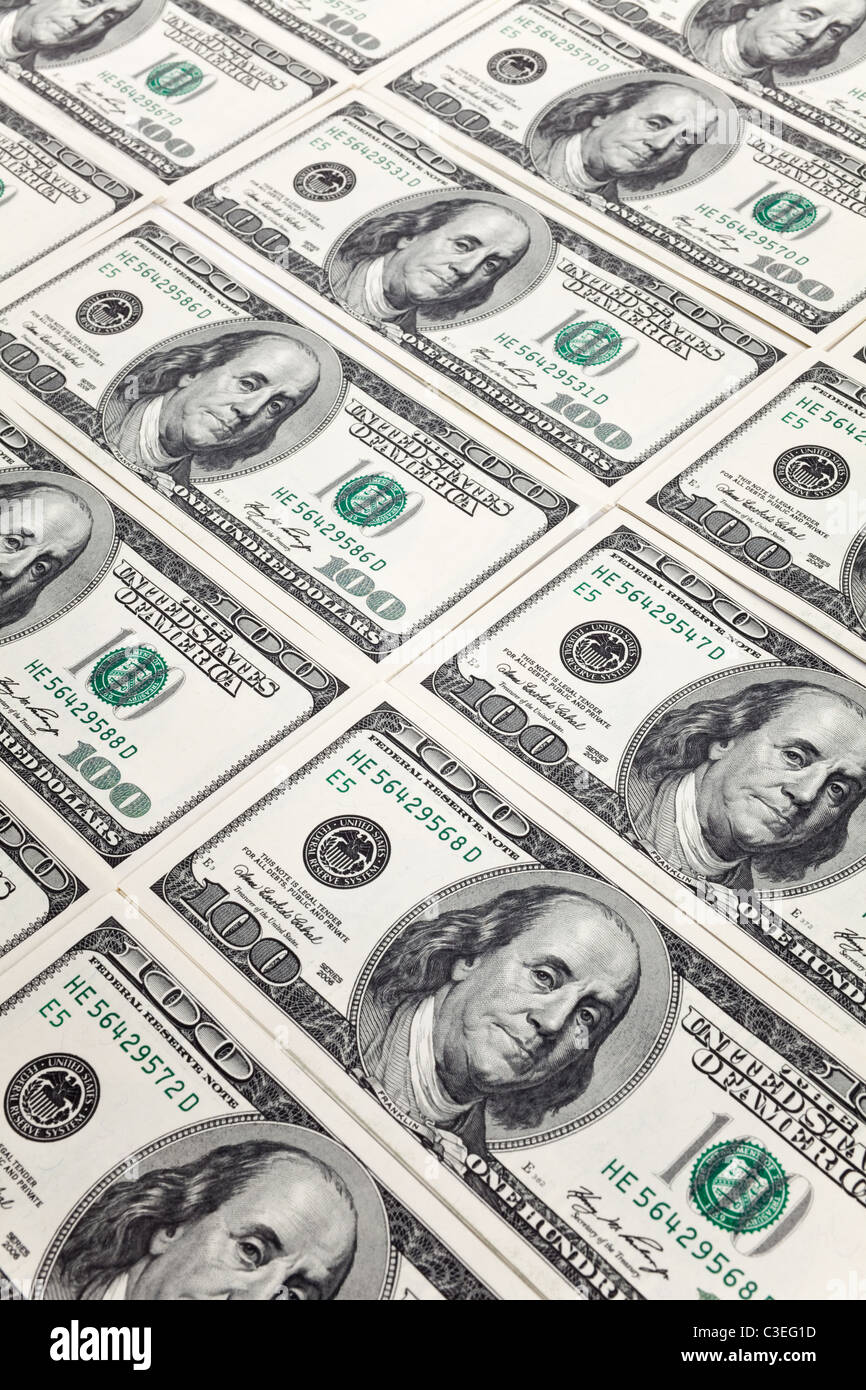 Centinaia di nuove fatture del dollaro per lo sfondo Foto Stock