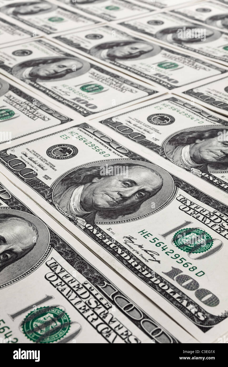 Centinaia di nuove fatture del dollaro per lo sfondo Foto Stock