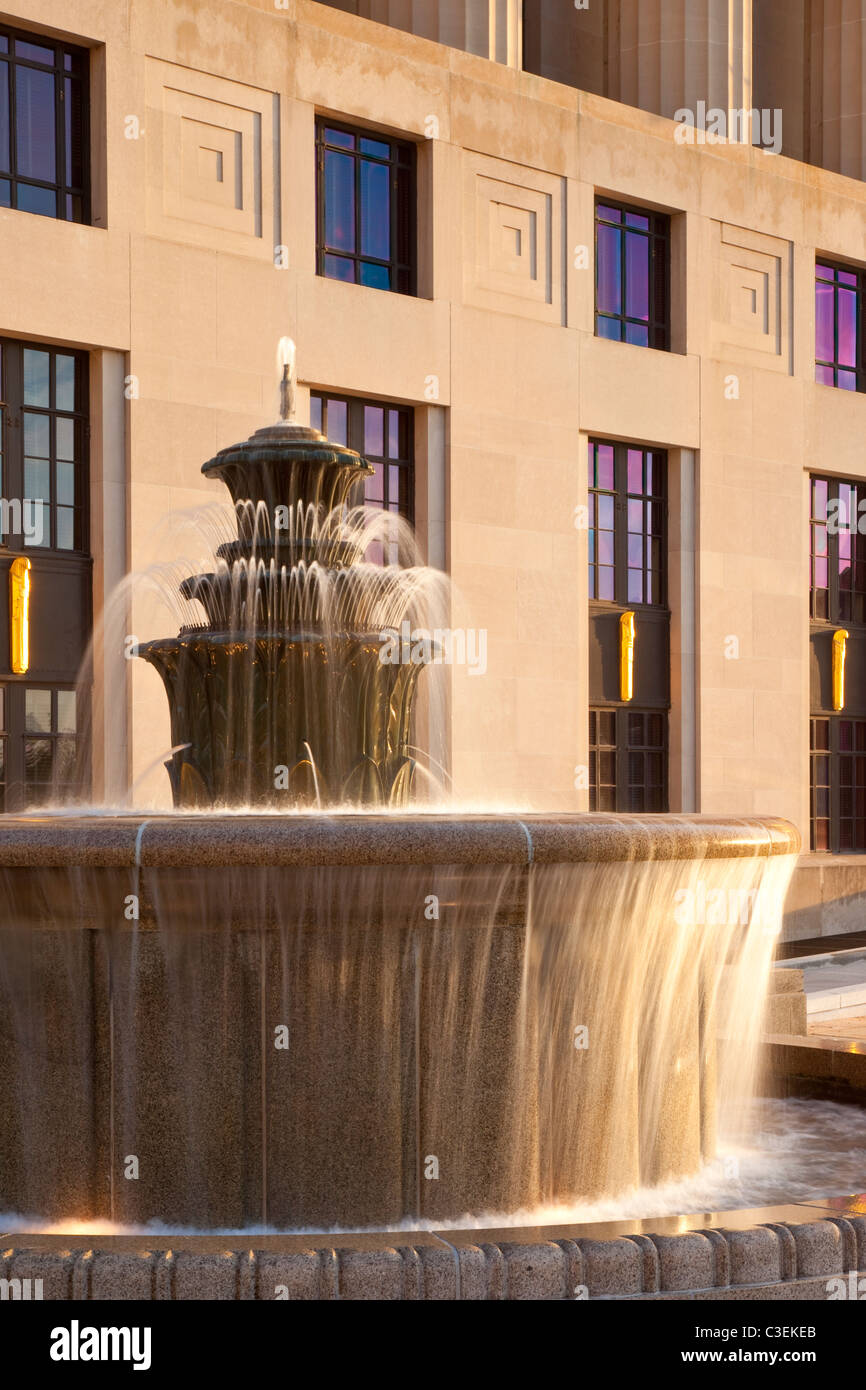 Fontana accanto alla contea di Davidson edificio pubblico e Courthouse, Nashville Tennessee USA Foto Stock