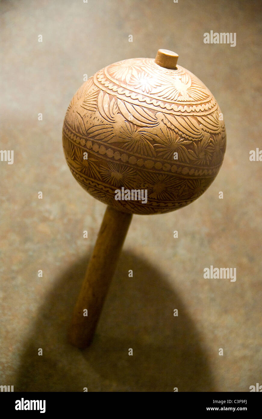 Messico.Messico city.Il Museo Nazionale di Antropologia.Nahuatl persone di cultura. Strumenti musicali. Foto Stock