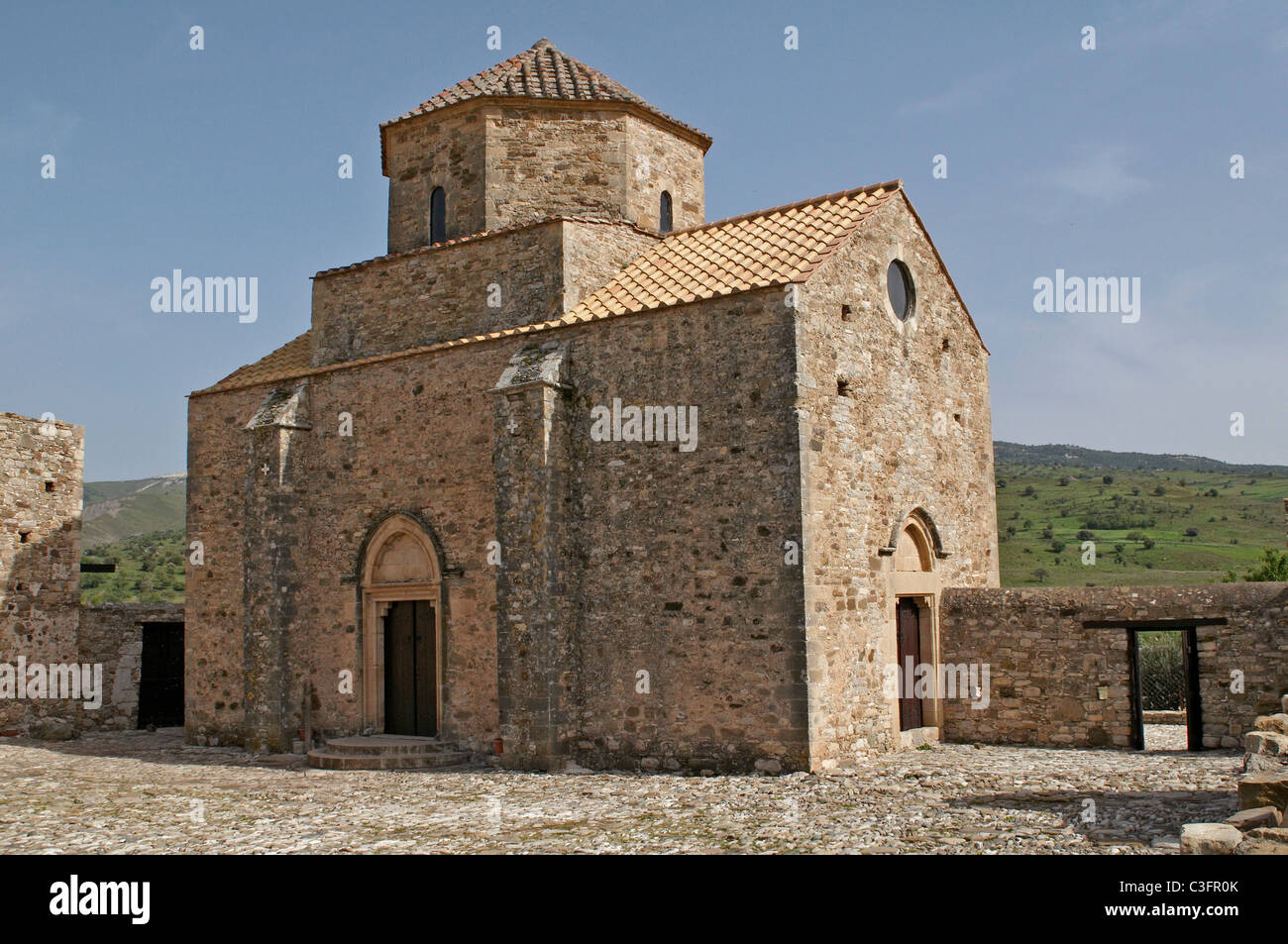 L'incredibile monastero abbandonato di Panagia tou Sinti nella valle Xeros Foto Stock
