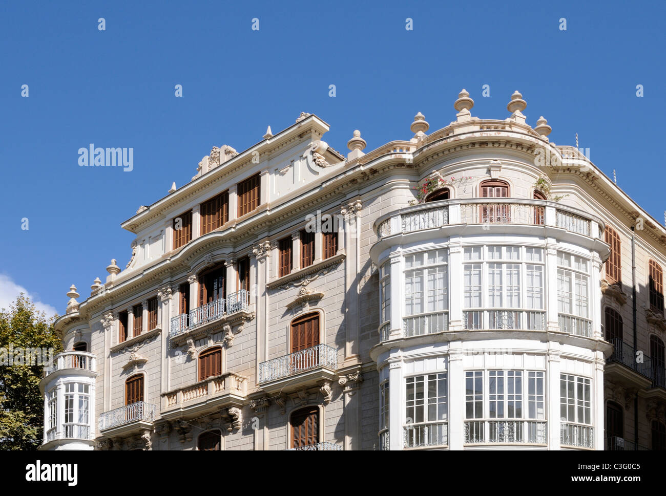 Gebäude mit Erker in Palma di Mallorca, Spanien, Europa. - Edificio con oriel a Palma di Maiorca, Spagna, Europa. Foto Stock