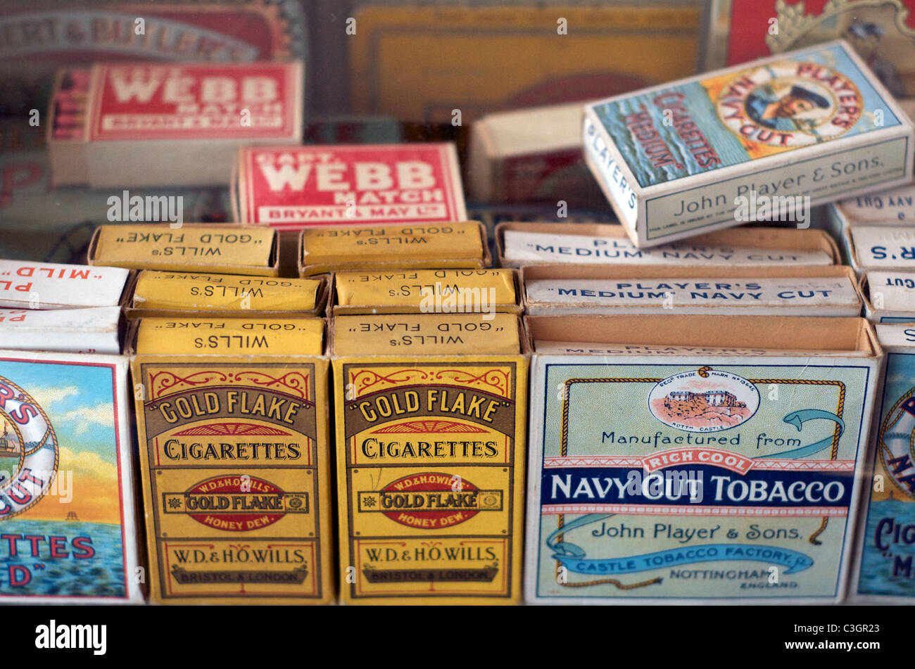 cigarette-packets-immagini-e-fotografie-stock-ad-alta-risoluzione-alamy