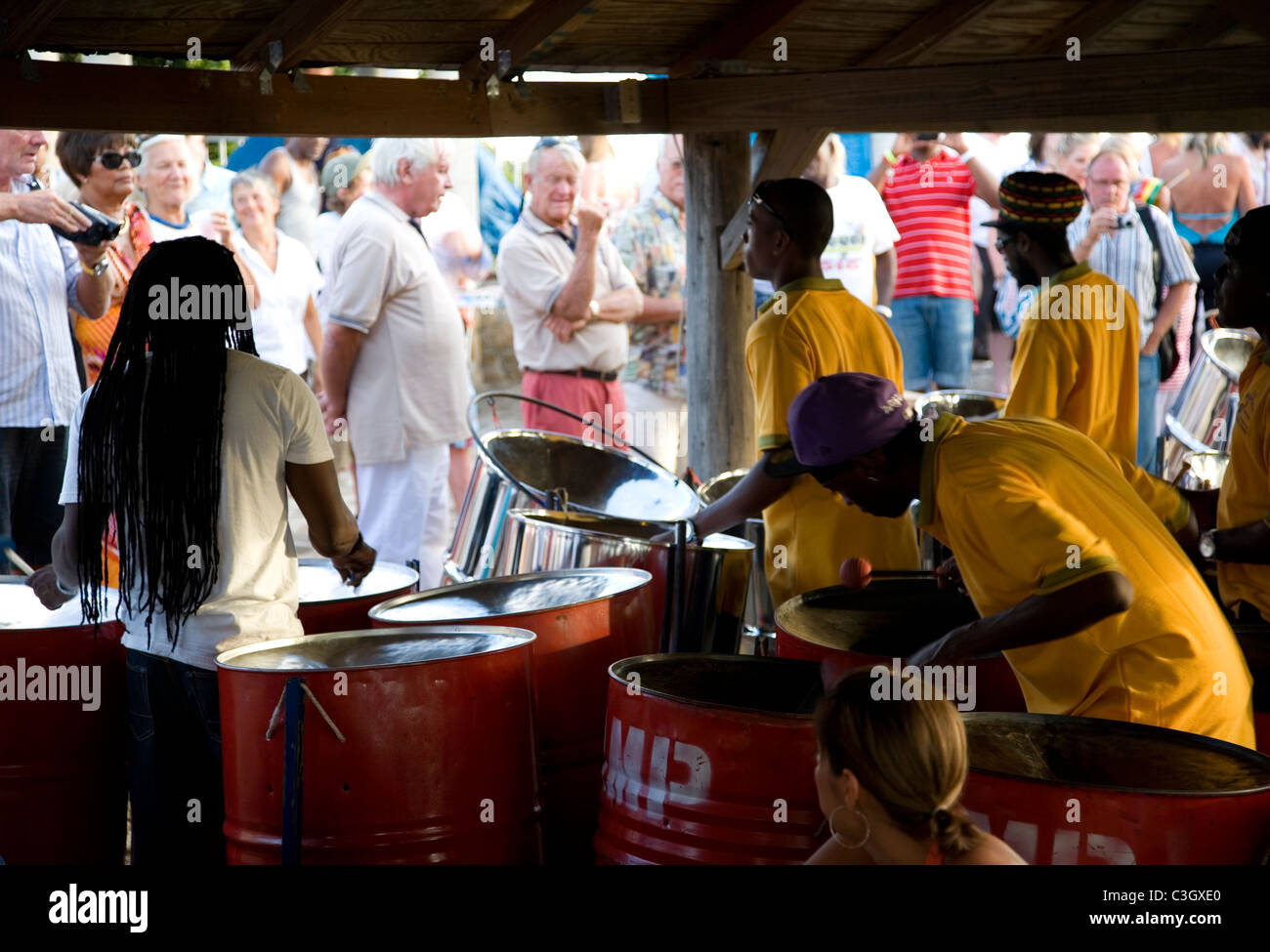 Batteristi di acciaio su Shirley Heights Foto Stock