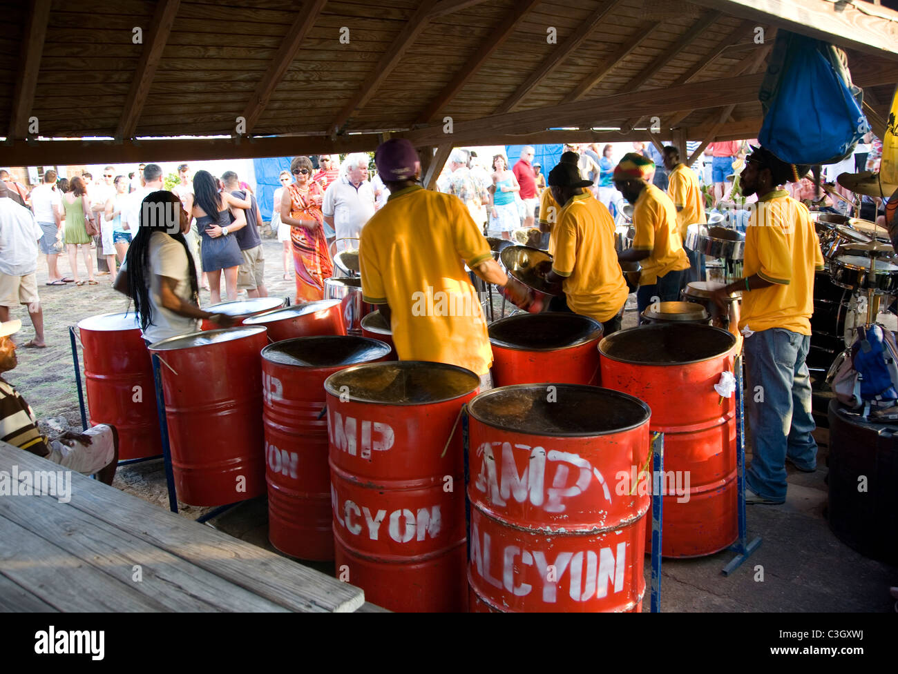 Batteristi di acciaio su Shirley Heights Foto Stock