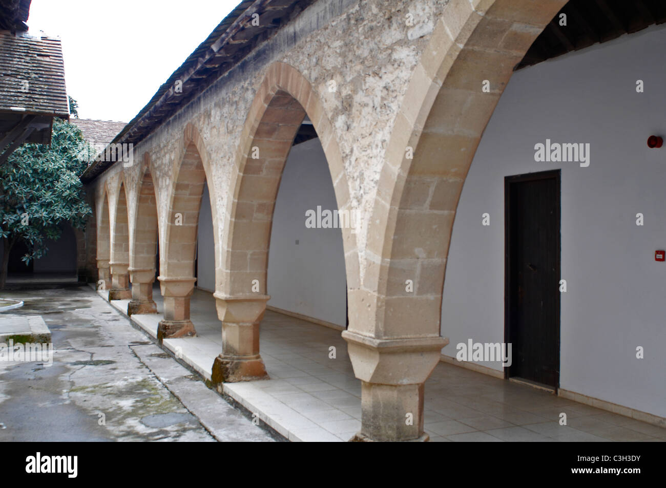 Il monastero di Panagia Chrysorrogiatissa in primavera Foto Stock