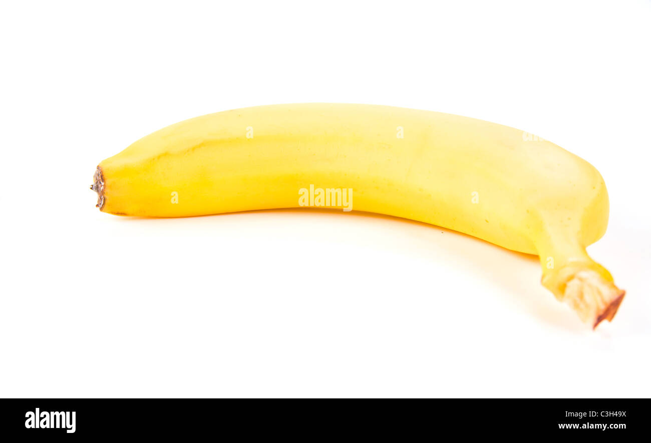 Banana matura isolata su sfondo bianco Foto Stock