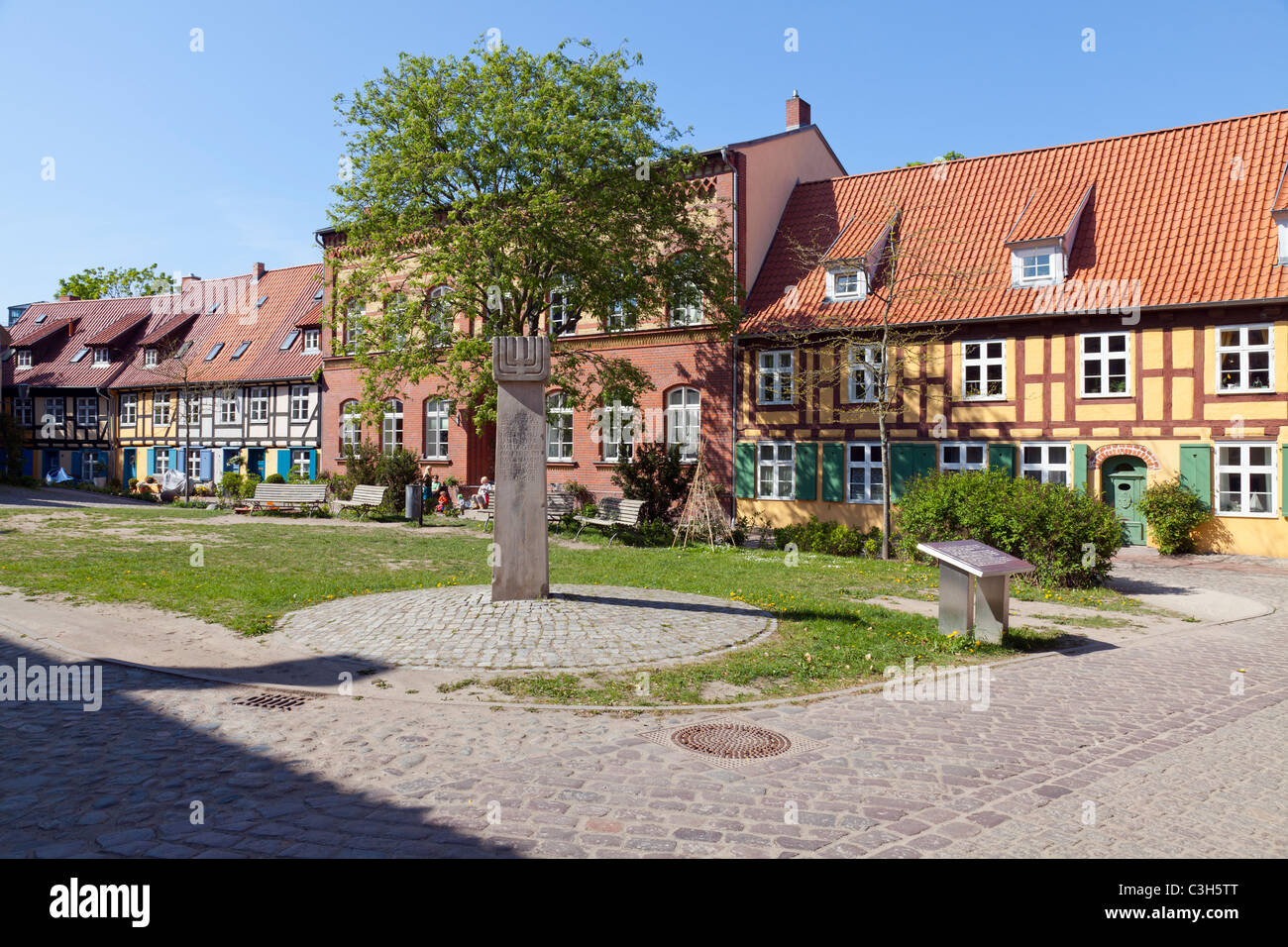 La struttura di legno di edifici con Johanniskloster, Stralsund, Mecklenburg Vorpommern, Germania Foto Stock