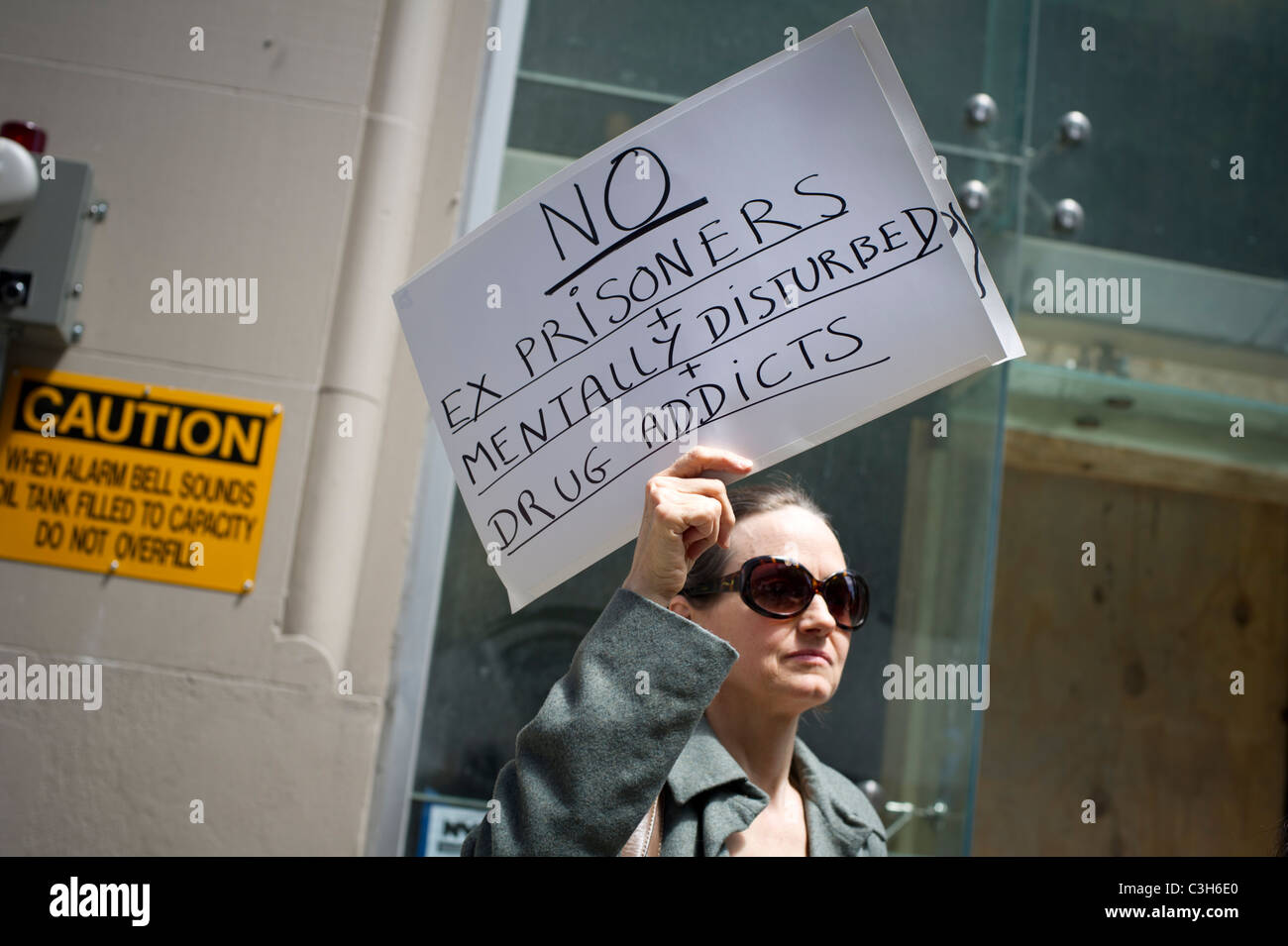 Protesta di fronte il Bowery residenti Comitato 12-storia 328-letto senzatetto shelter project Foto Stock