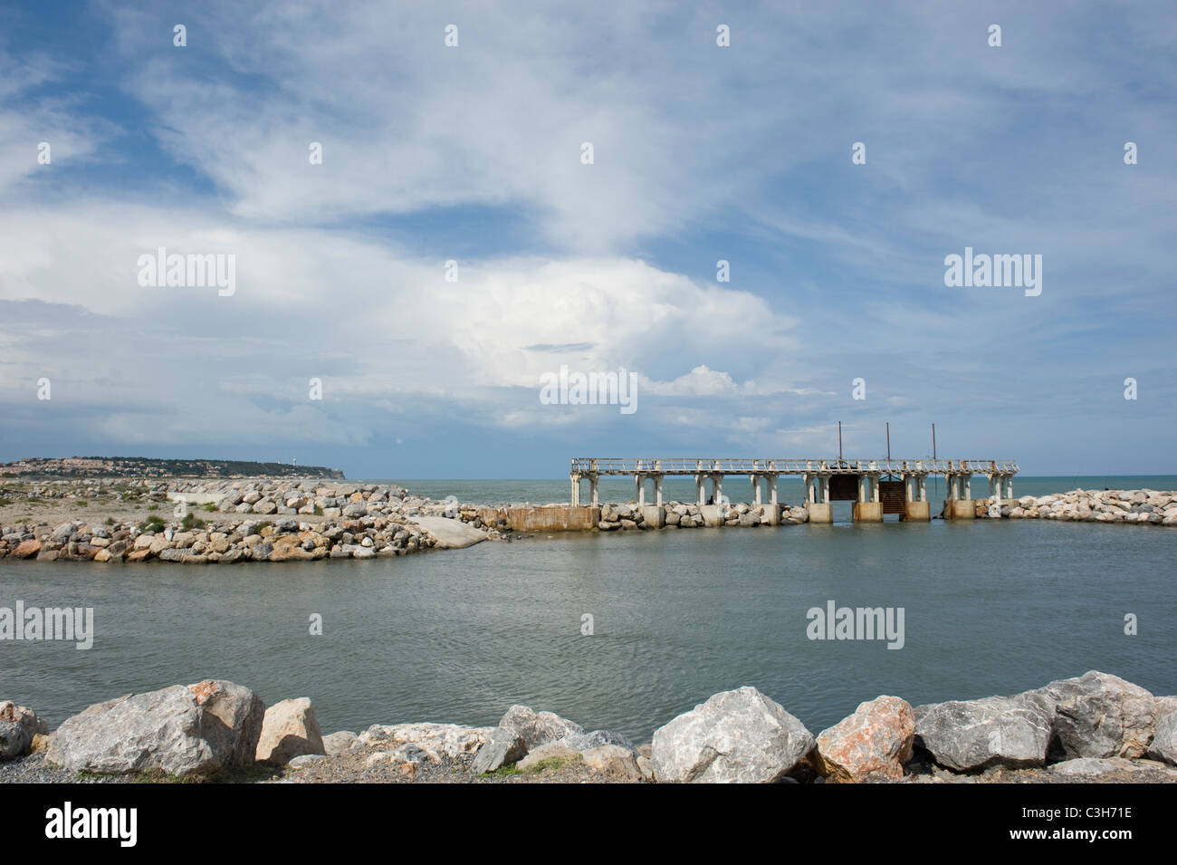 La serratura del porto presso la stazione balneare di le Bacarès nel dipartimento di Aude in Occitanie, Francia Foto Stock