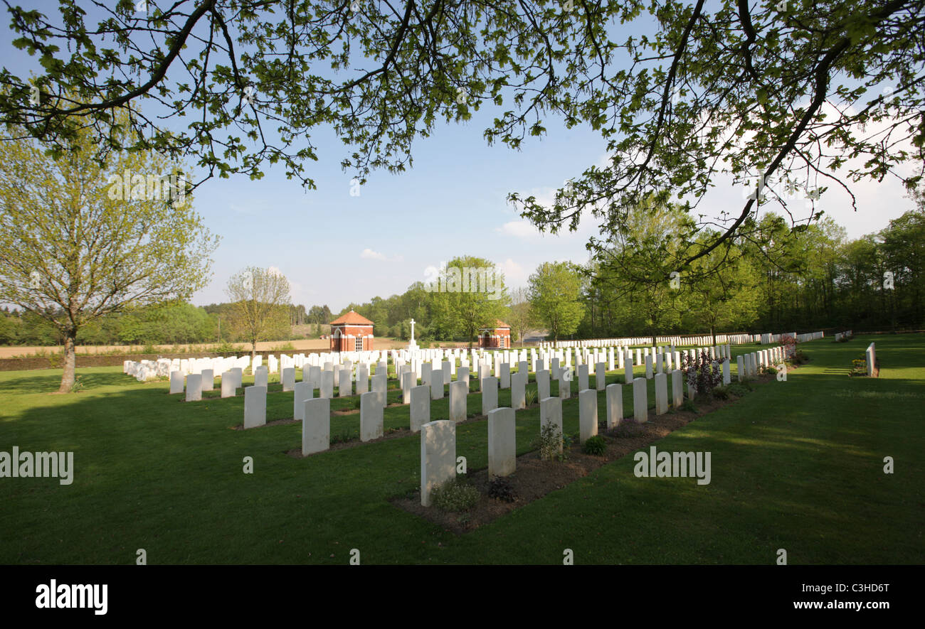 Commonwealth War Graves Commissione cimitero dei caduti durante la seconda guerra mondiale a Hotton, Belgio. Foto Stock