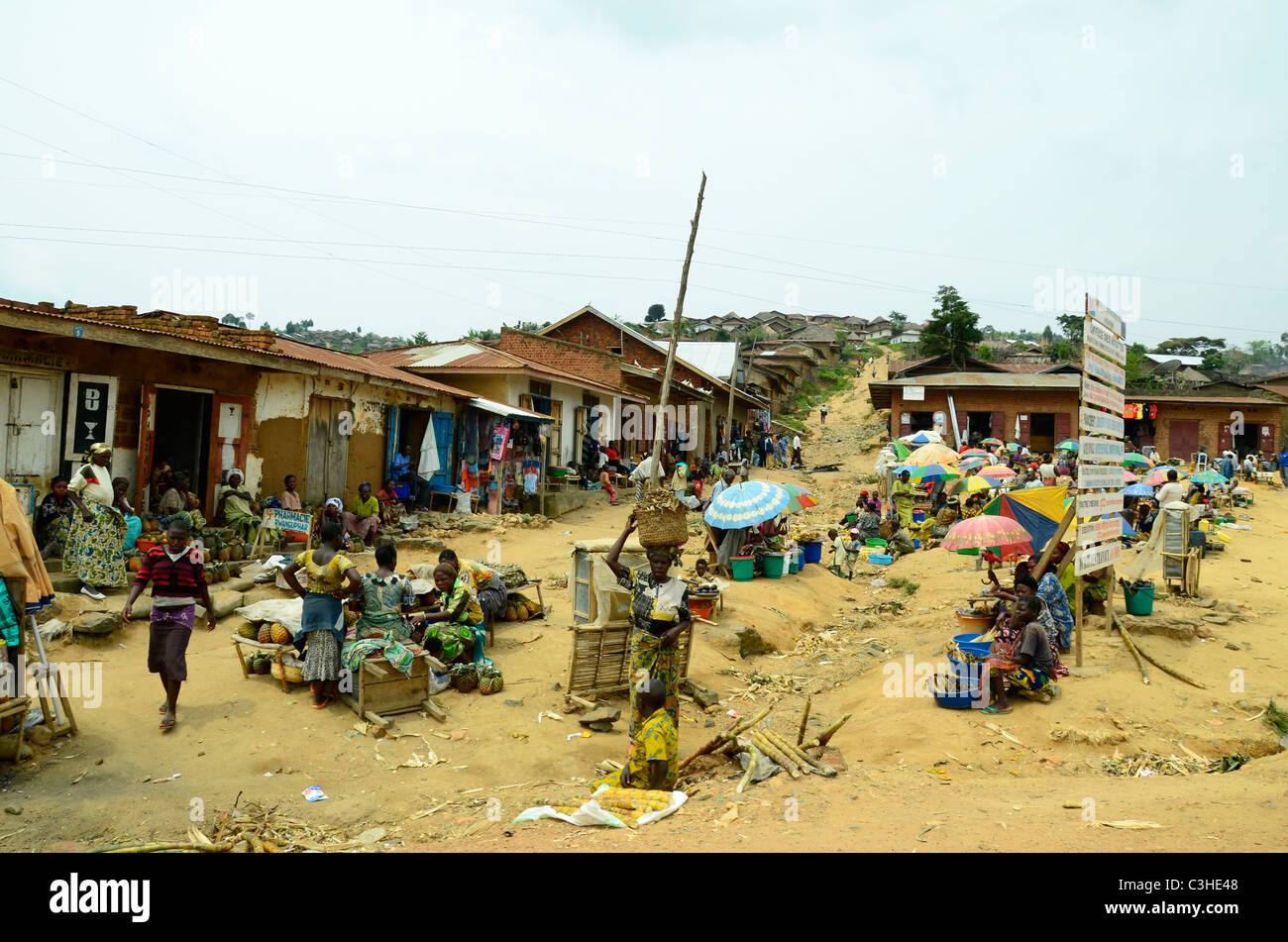 La scena del villaggio nella parte orientale della città di confine della Repubblica Democratica del Congo nel gennaio 2011. Foto Stock