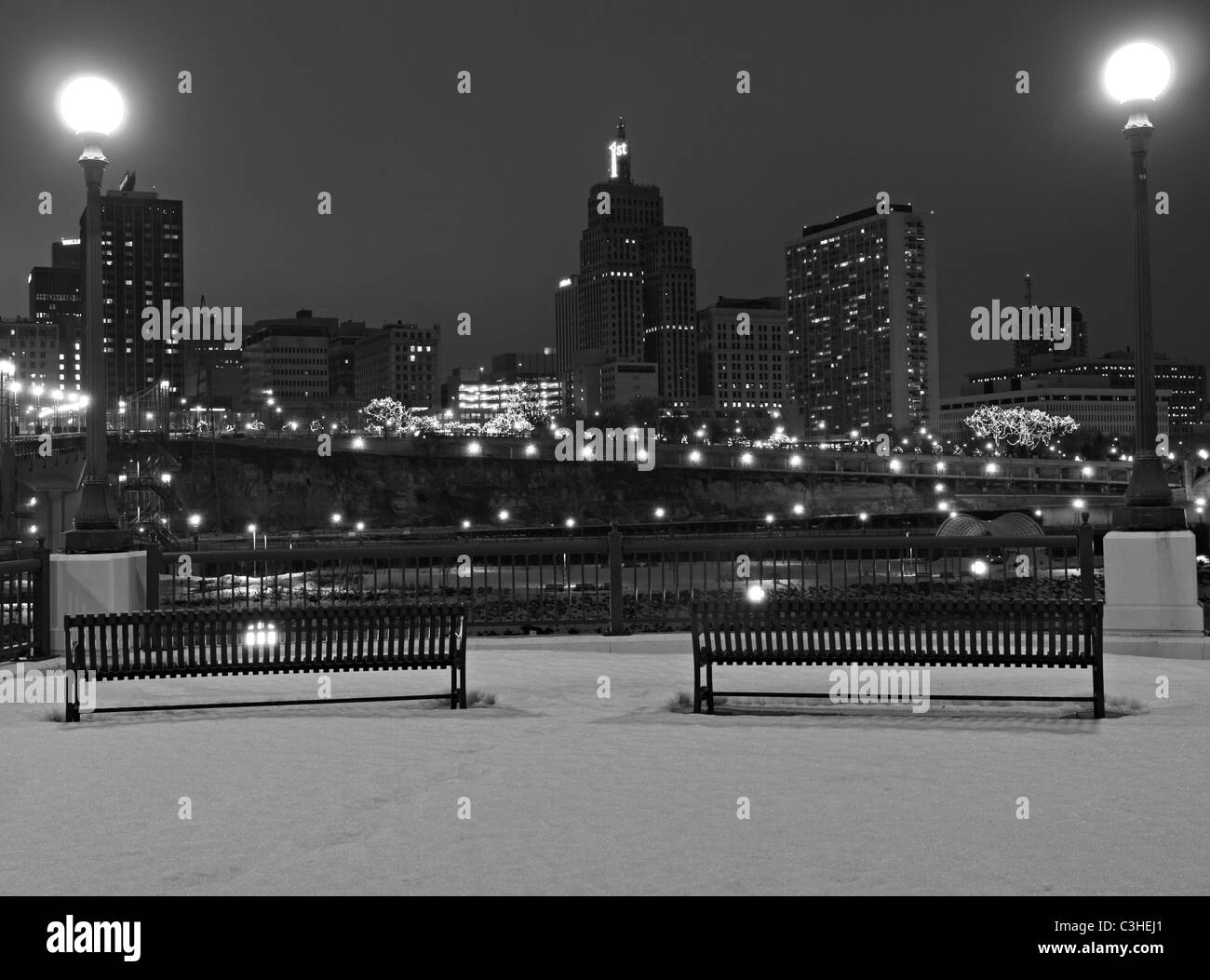 Area di visualizzazione sul lato sud del Wabasha Street ponte sopra il fiume Mississippi in St. Paul, MN - Febbraio 2011 Foto Stock