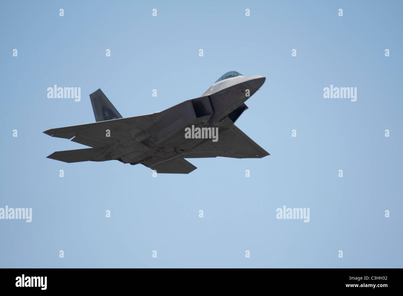 Un F-22 Raptor della United States Air Force in volo. Foto Stock